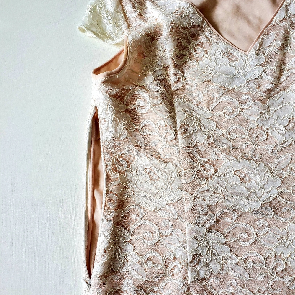JACQUES VERT SPECIAL OCCASION WHITE LACE BLAUSE WITH BEIGE LINING ( SIZE 12 ) - Picture 5 of 10